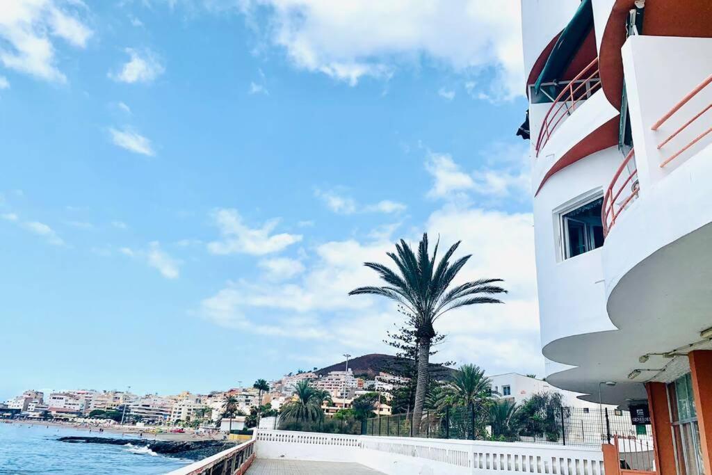 Ferienwohnung Theatre Box: Ocean Balcony & Stairs To The Sea Arona  Exterior foto