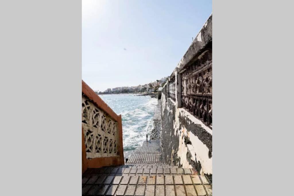 Ferienwohnung Theatre Box: Ocean Balcony & Stairs To The Sea Arona  Exterior foto